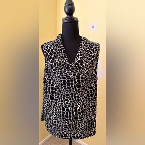 Jones Studio Black and White Sleeveless Blouse. Size XL.